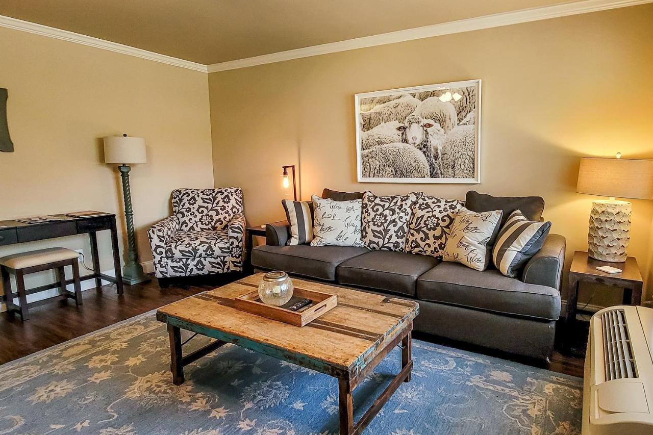 Little River Loft & Riverfront Gem Townsend Rum bild